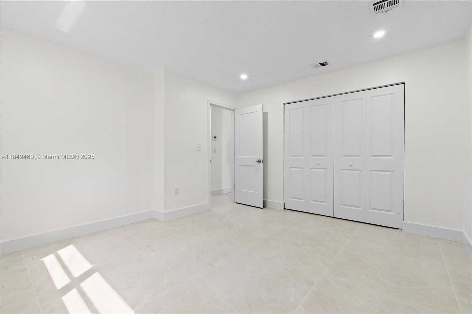 Small Image of 5402 SOUTH WEST 138TH PL, Miami Number 17
