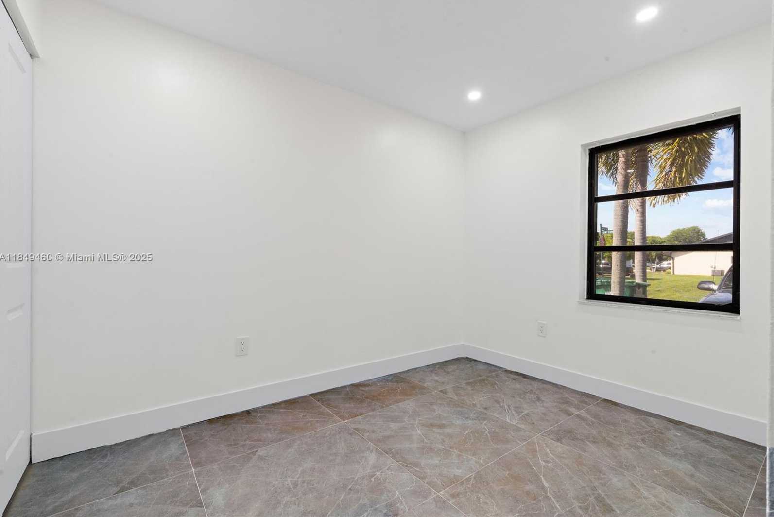 Small Image of 5402 SOUTH WEST 138TH PL, Miami Number 23