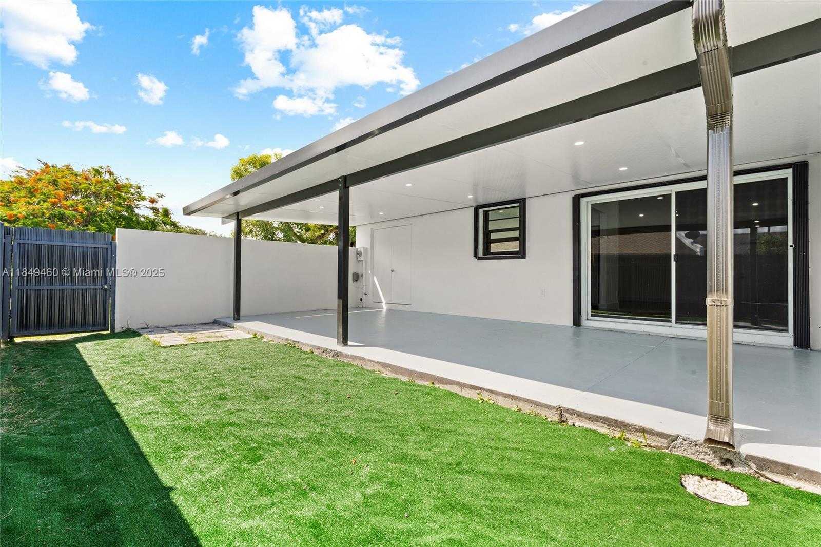 Small Image of 5402 SOUTH WEST 138TH PL, Miami Number 30