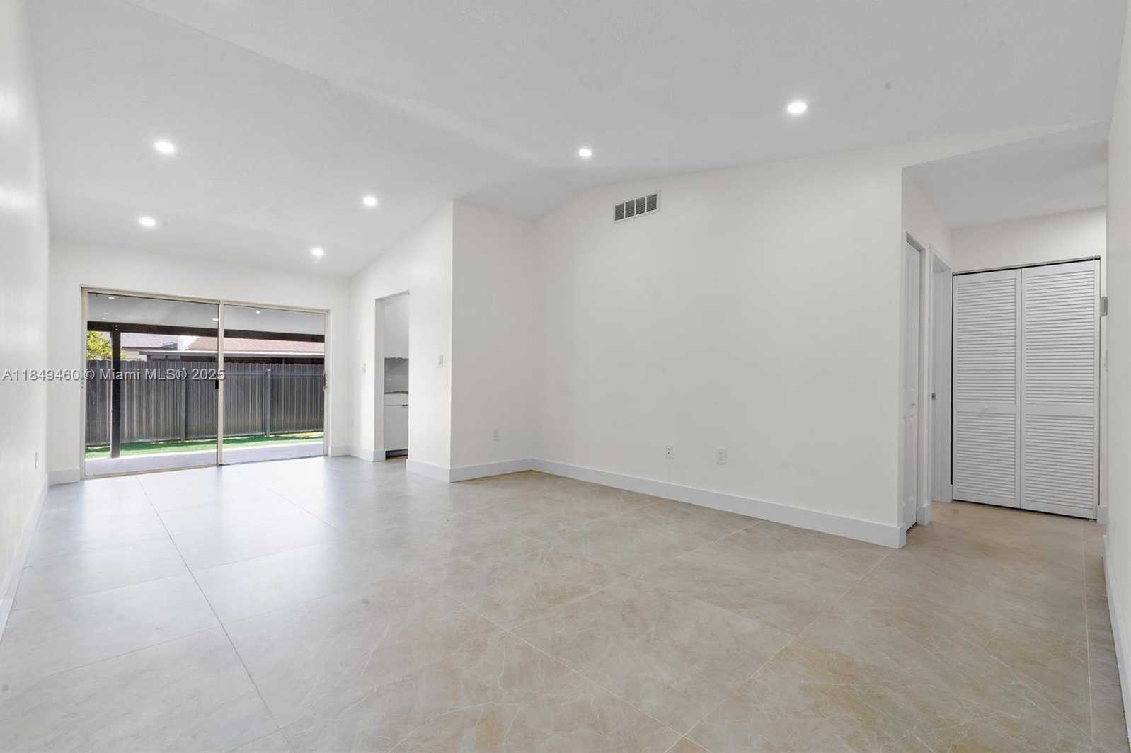 Small Image of 5402 SOUTH WEST 138TH PL, Miami Number 6