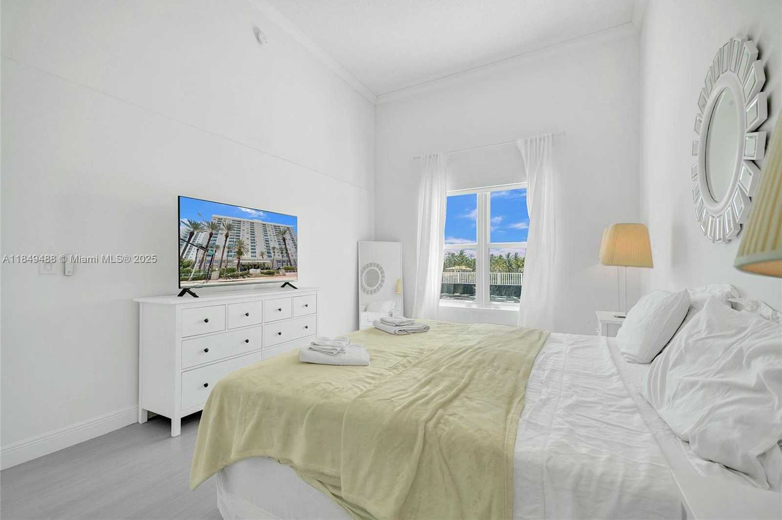 Small Image of 6770 INDIAN CREEK DR #T-O, Miami Beach Number 18