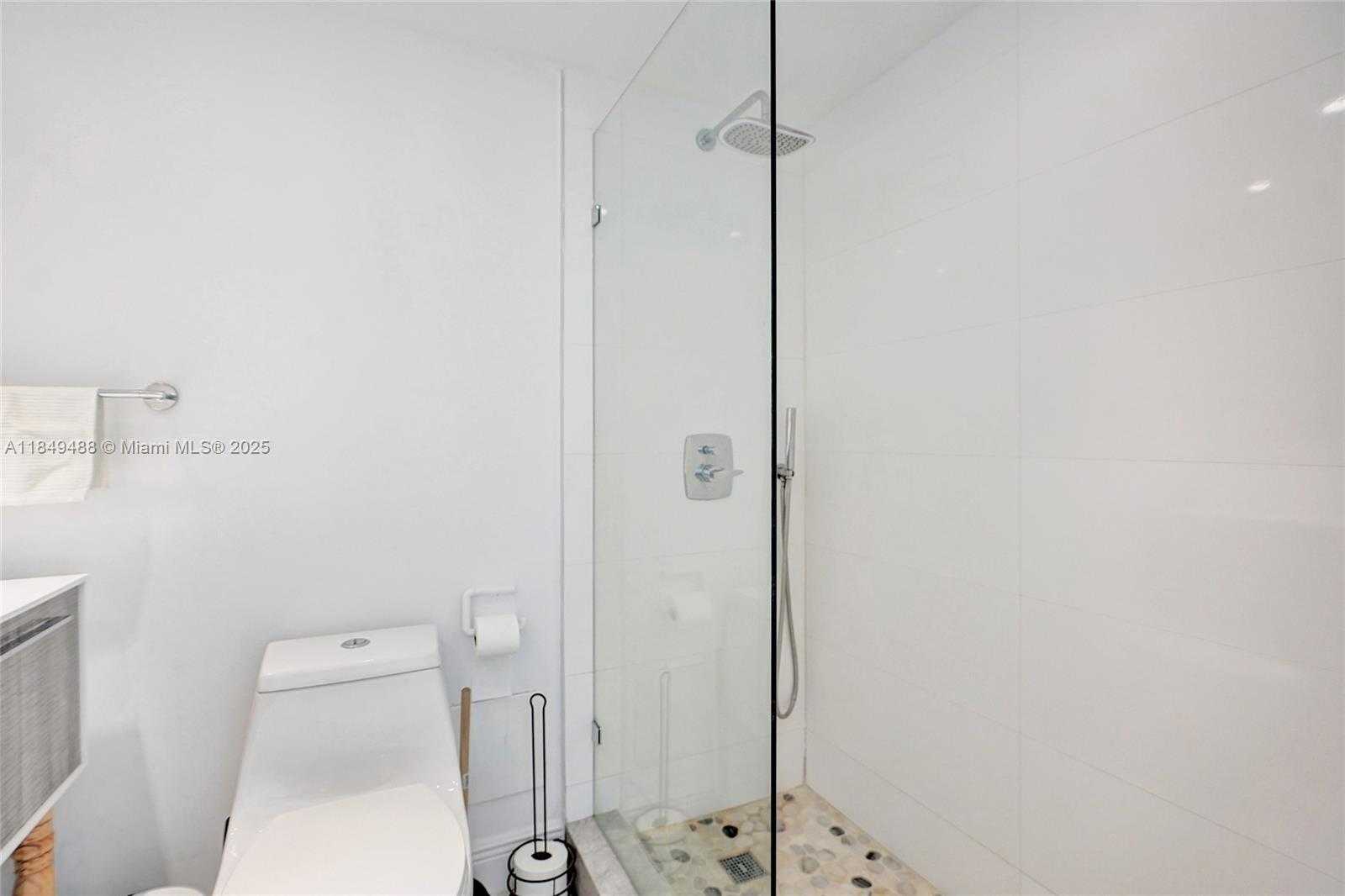 Small Image of 6770 INDIAN CREEK DR #T-O, Miami Beach Number 31