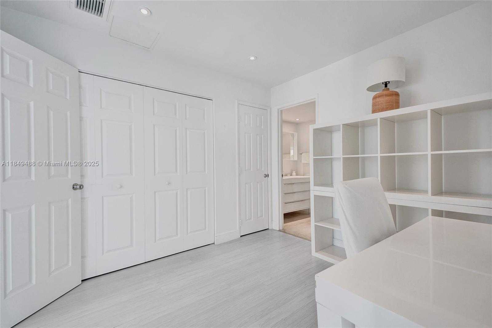 Small Image of 6770 INDIAN CREEK DR #T-O, Miami Beach Number 34