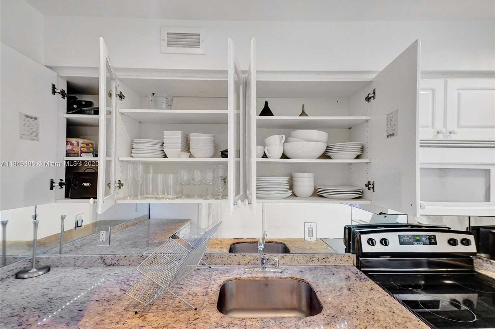Small Image of 6770 INDIAN CREEK DR #T-O, Miami Beach Number 36