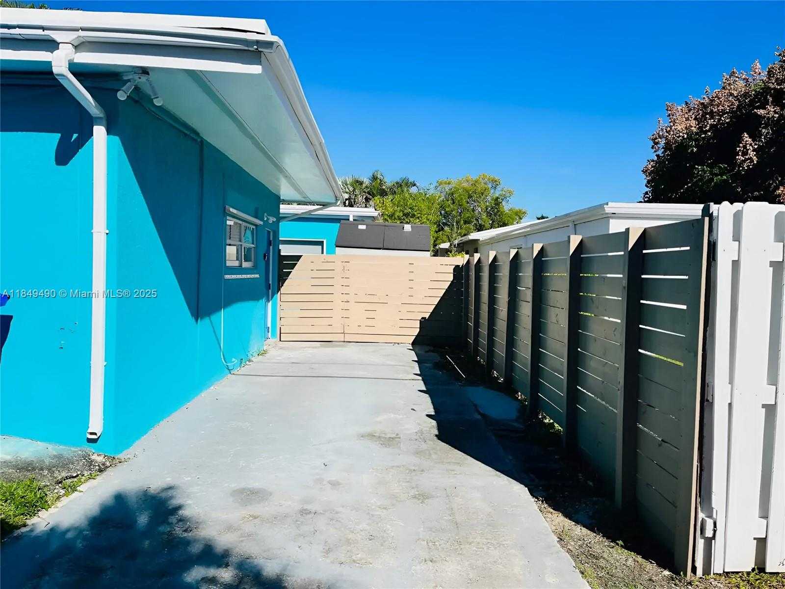 Small Image of 1626 FLETCHER ST #4, Hollywood Number 14