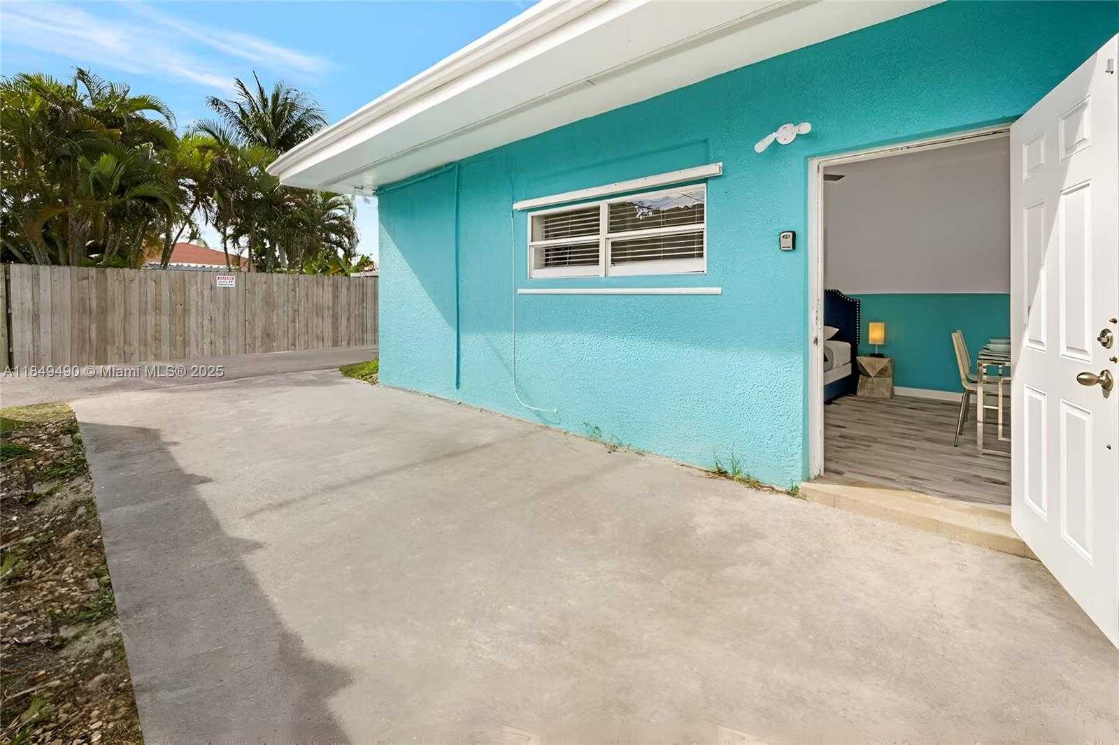 Small Image of 1626 FLETCHER ST #4, Hollywood Number 15