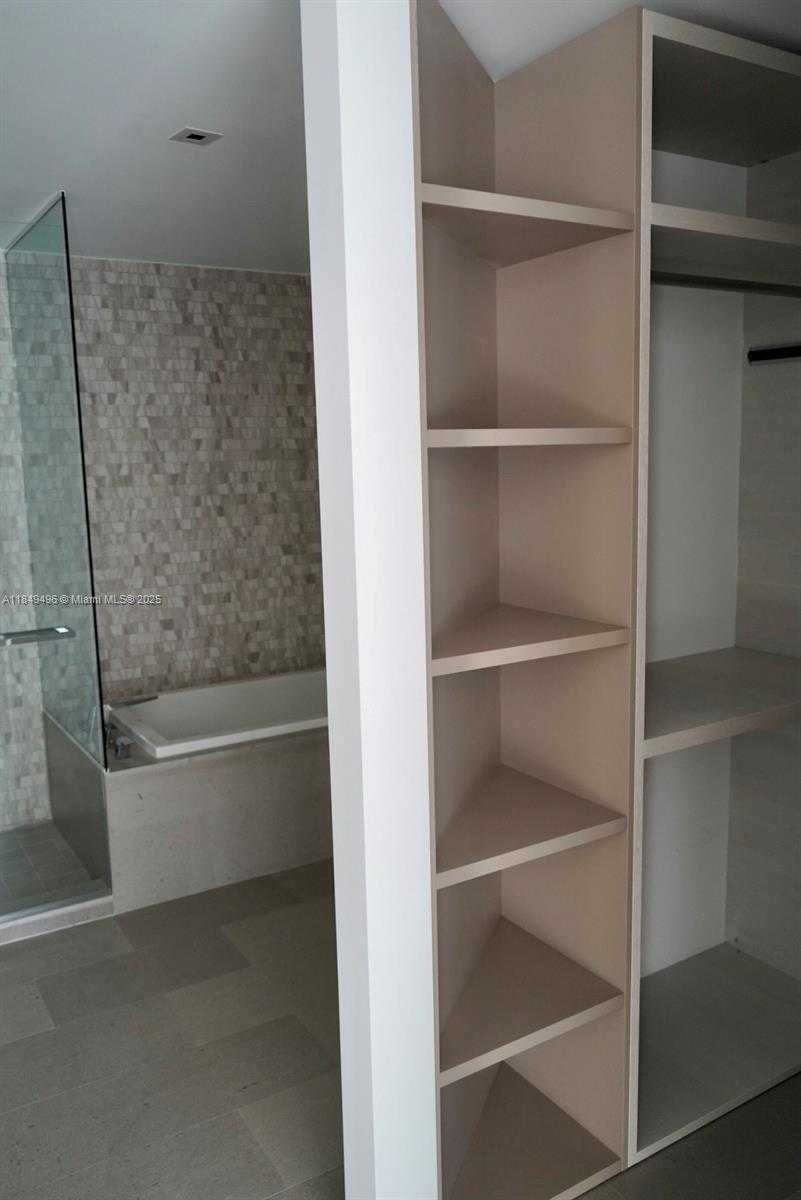 Small Image of 88 SOUTH WEST 7TH ST #806, Miami Number 60