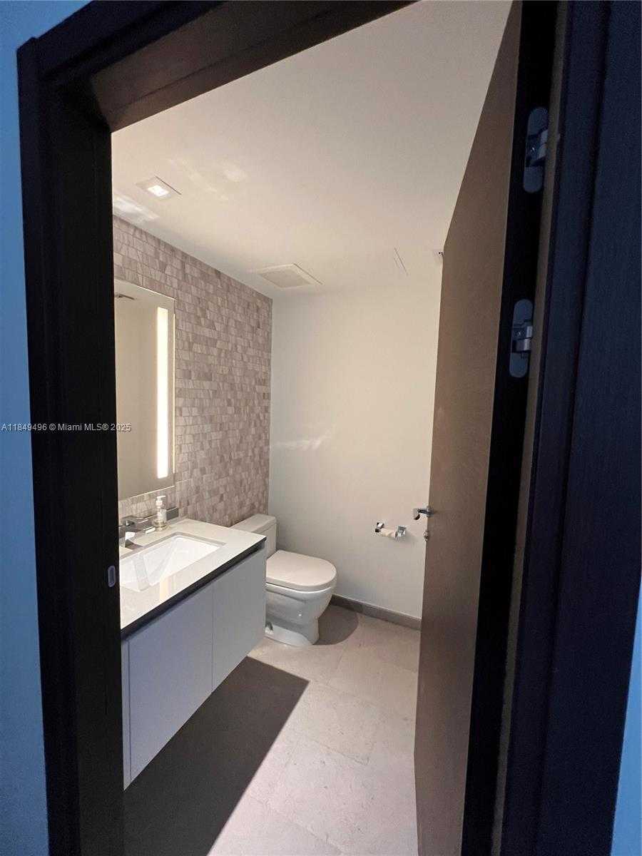 Small Image of 88 SOUTH WEST 7TH ST #806, Miami Number 64