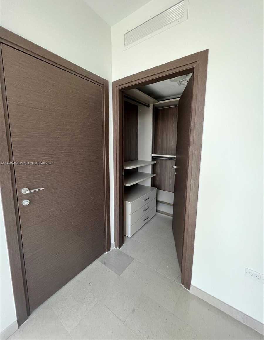 Small Image of 88 SOUTH WEST 7TH ST #806, Miami Number 70