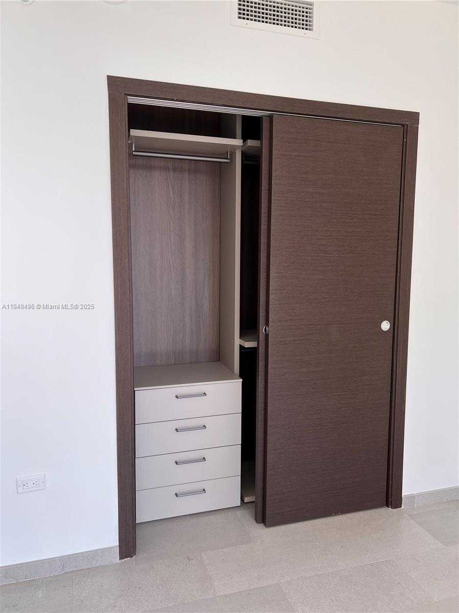 Small Image of 88 SOUTH WEST 7TH ST #806, Miami Number 74