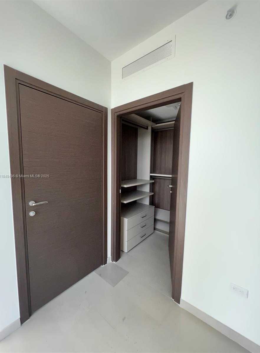Small Image of 88 SOUTH WEST 7TH ST #806, Miami Number 94