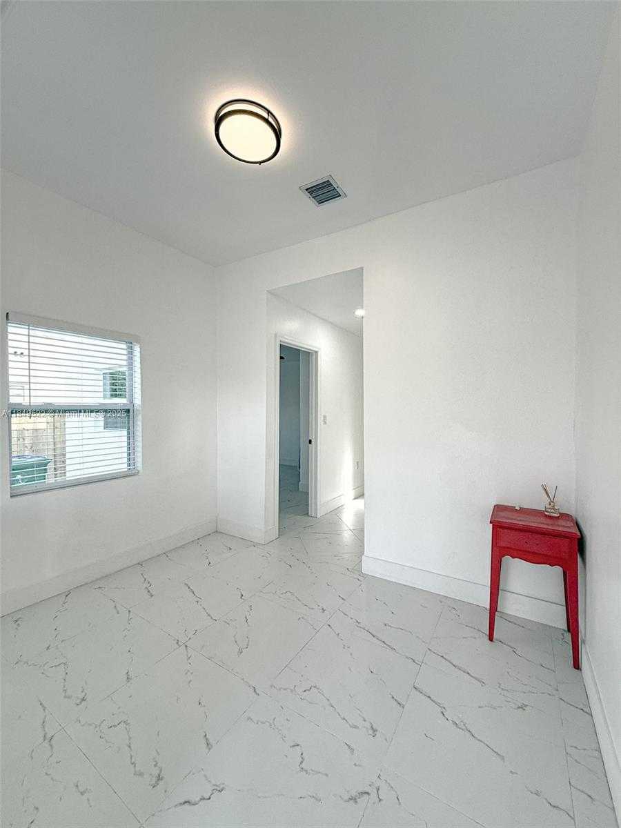 Small Image of 1064 NORTH WEST 29TH TER, Miami Number 15