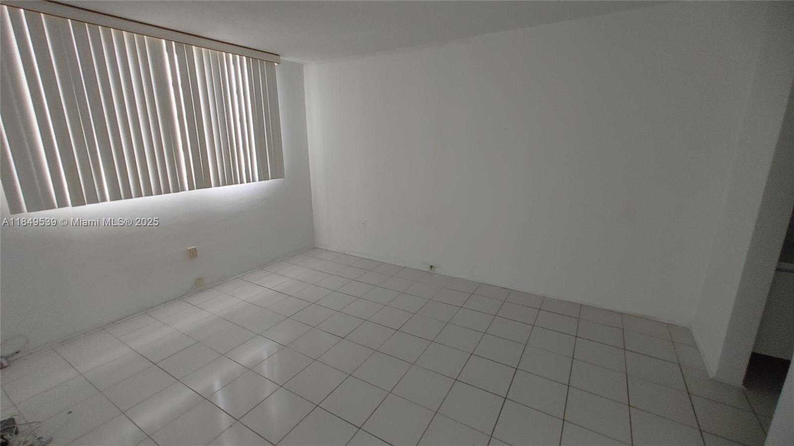 Small Image of 3030 MARCOS DR #T409, Aventura Number 11