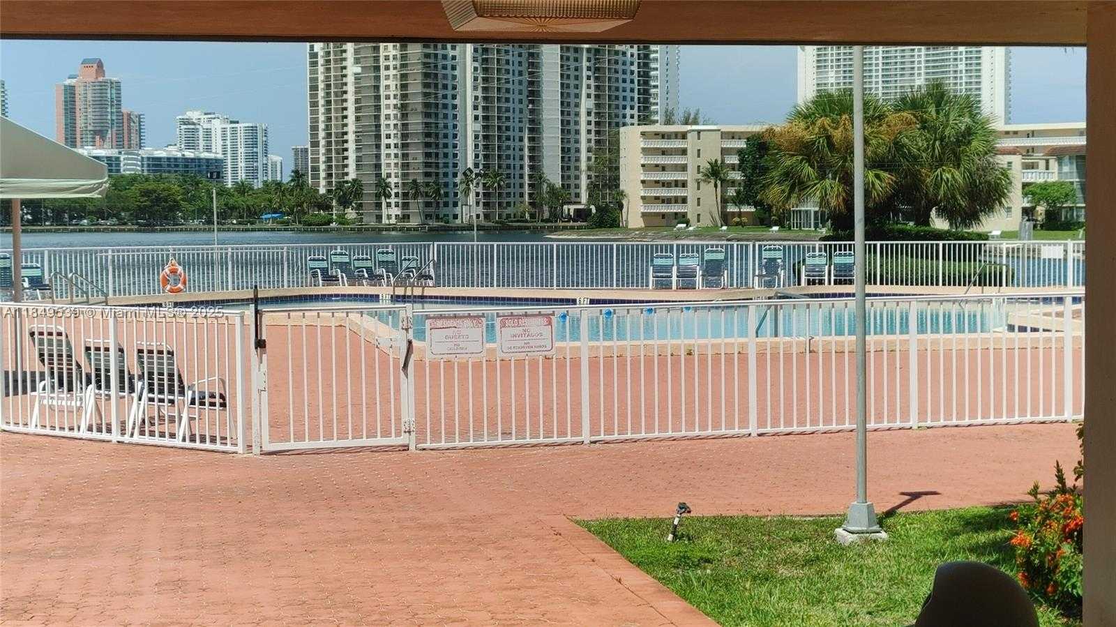 Small Image of 3030 MARCOS DR #T409, Aventura Number 5