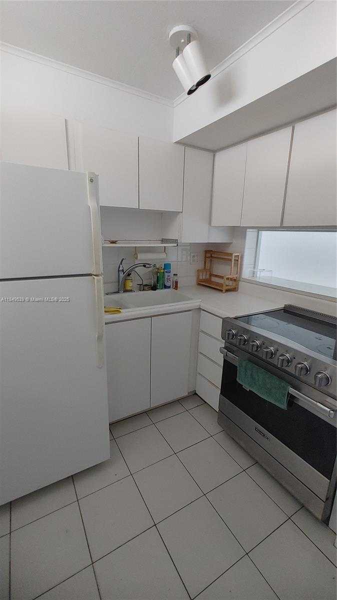 Small Image of 3030 MARCOS DR #T409, Aventura Number 8