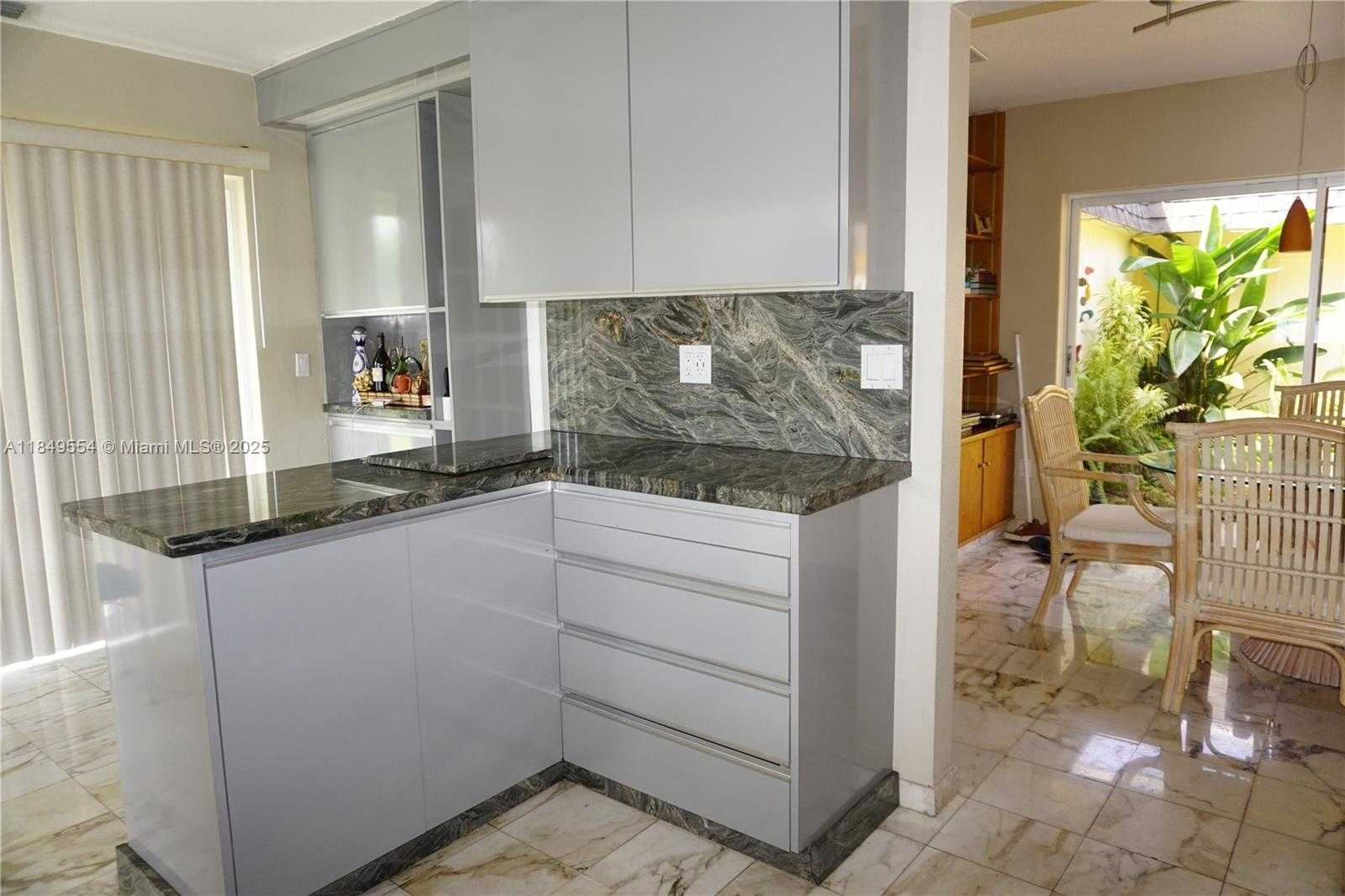 Small Image of 4511 KING PALM DR, Tamarac Number 16