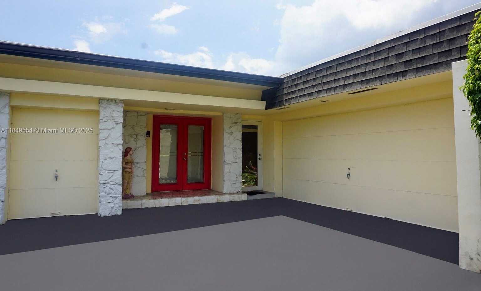 Small Image of 4511 KING PALM DR, Tamarac Number 2