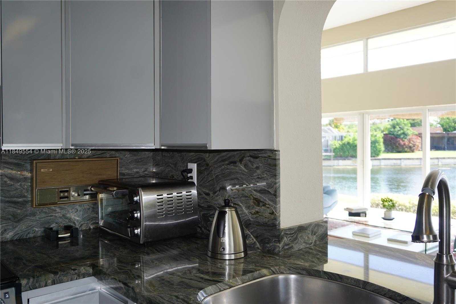 Small Image of 4511 KING PALM DR, Tamarac Number 22
