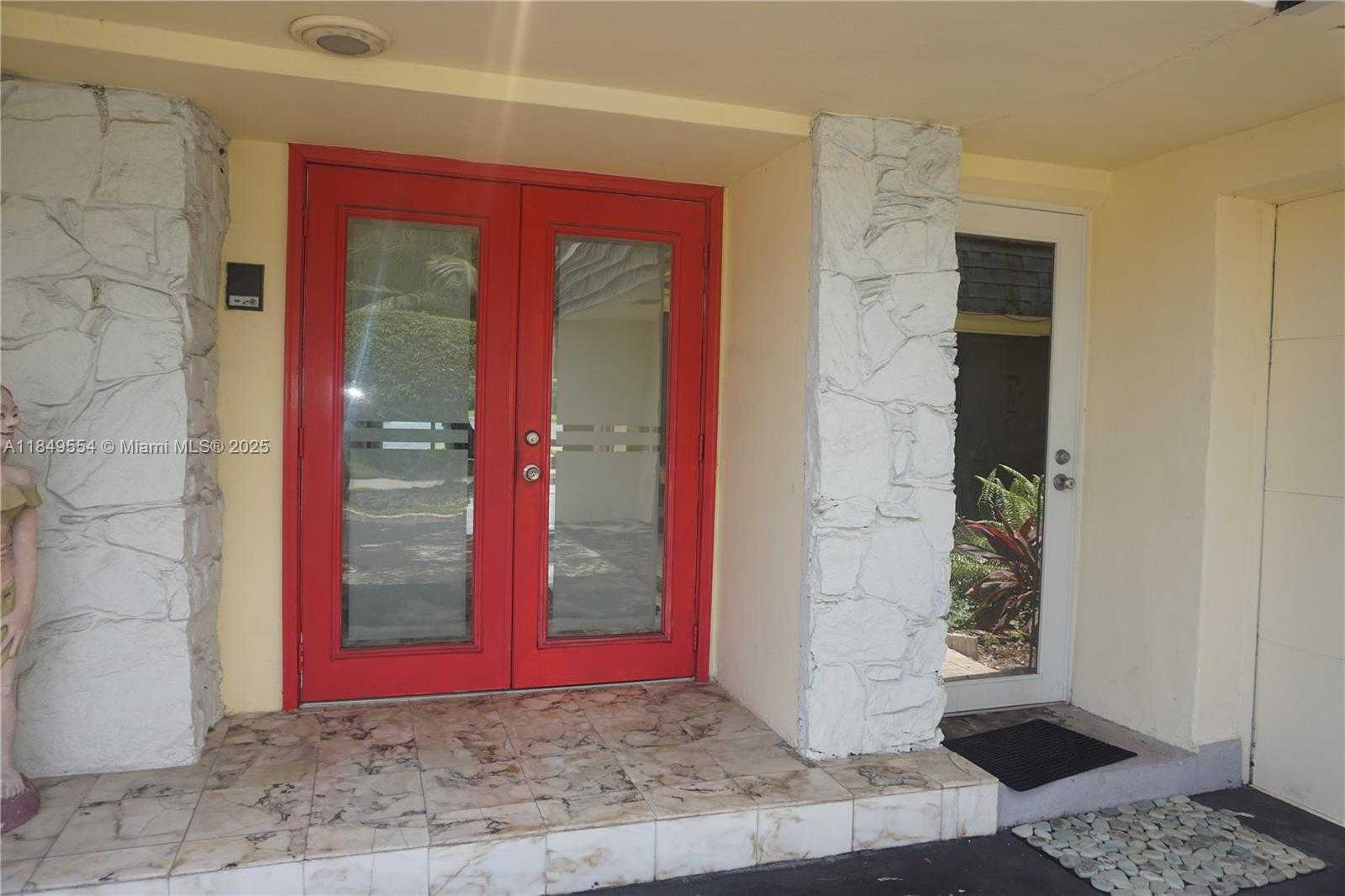 Small Image of 4511 KING PALM DR, Tamarac Number 3