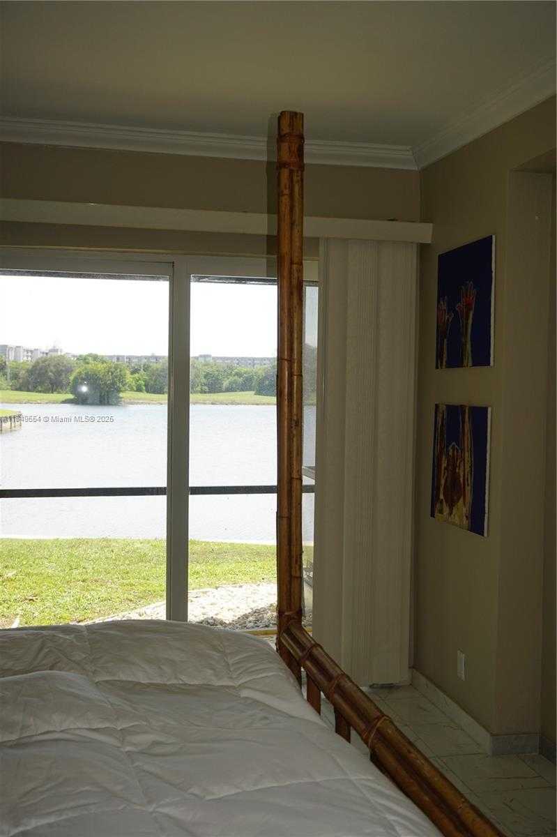 Small Image of 4511 KING PALM DR, Tamarac Number 35