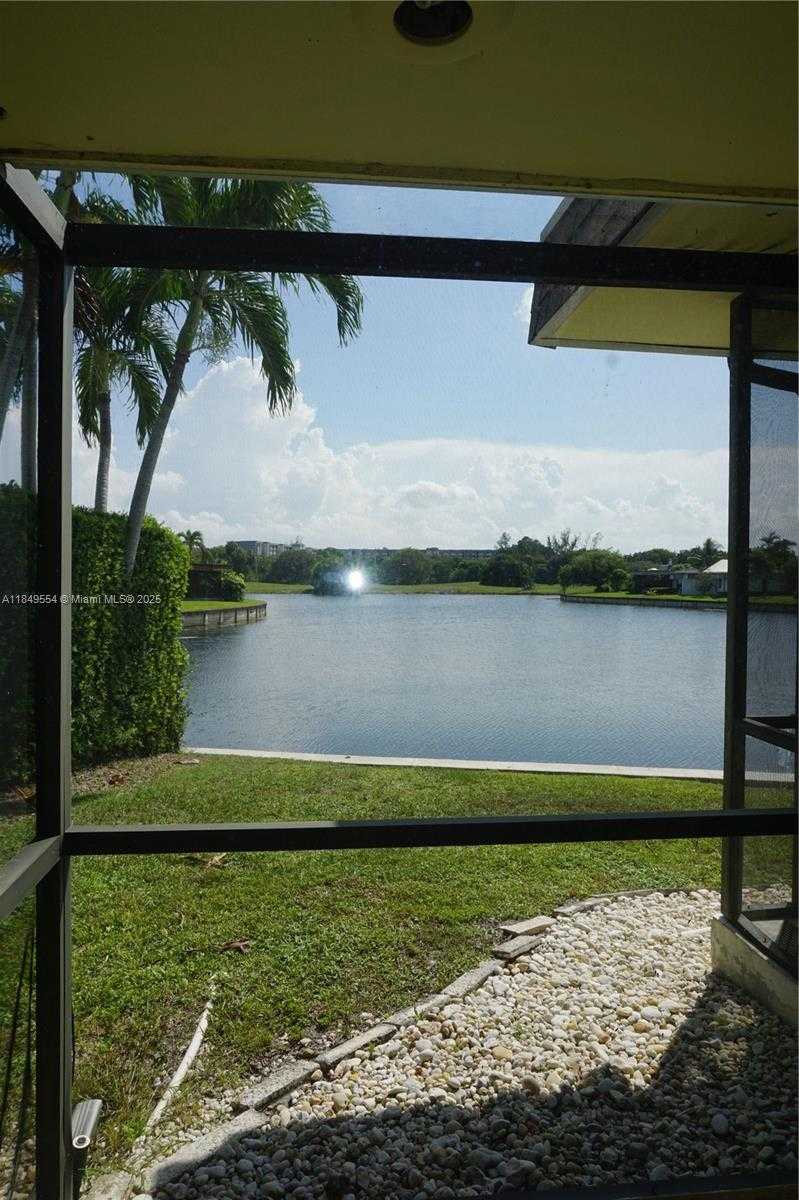 Small Image of 4511 KING PALM DR, Tamarac Number 36