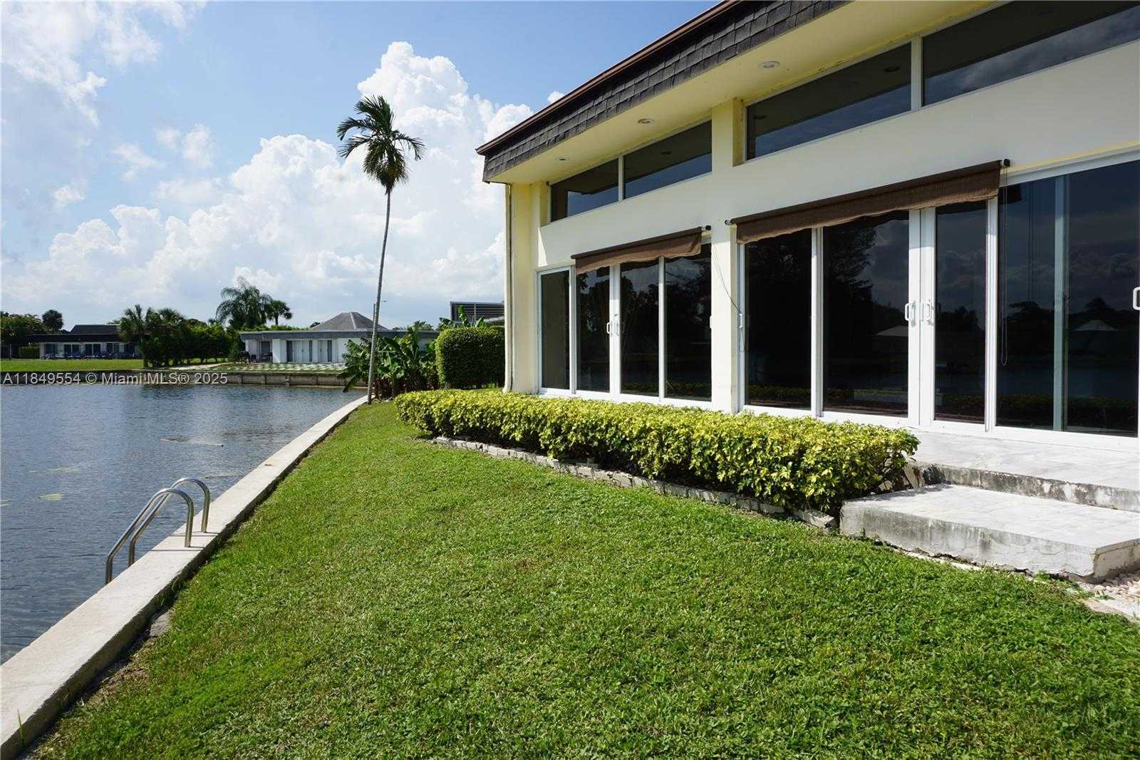 Small Image of 4511 KING PALM DR, Tamarac Number 37