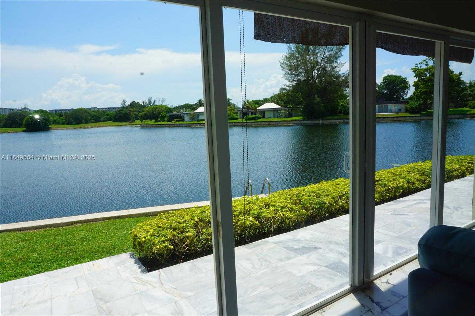 Small Image of 4511 KING PALM DR, Tamarac Number 4