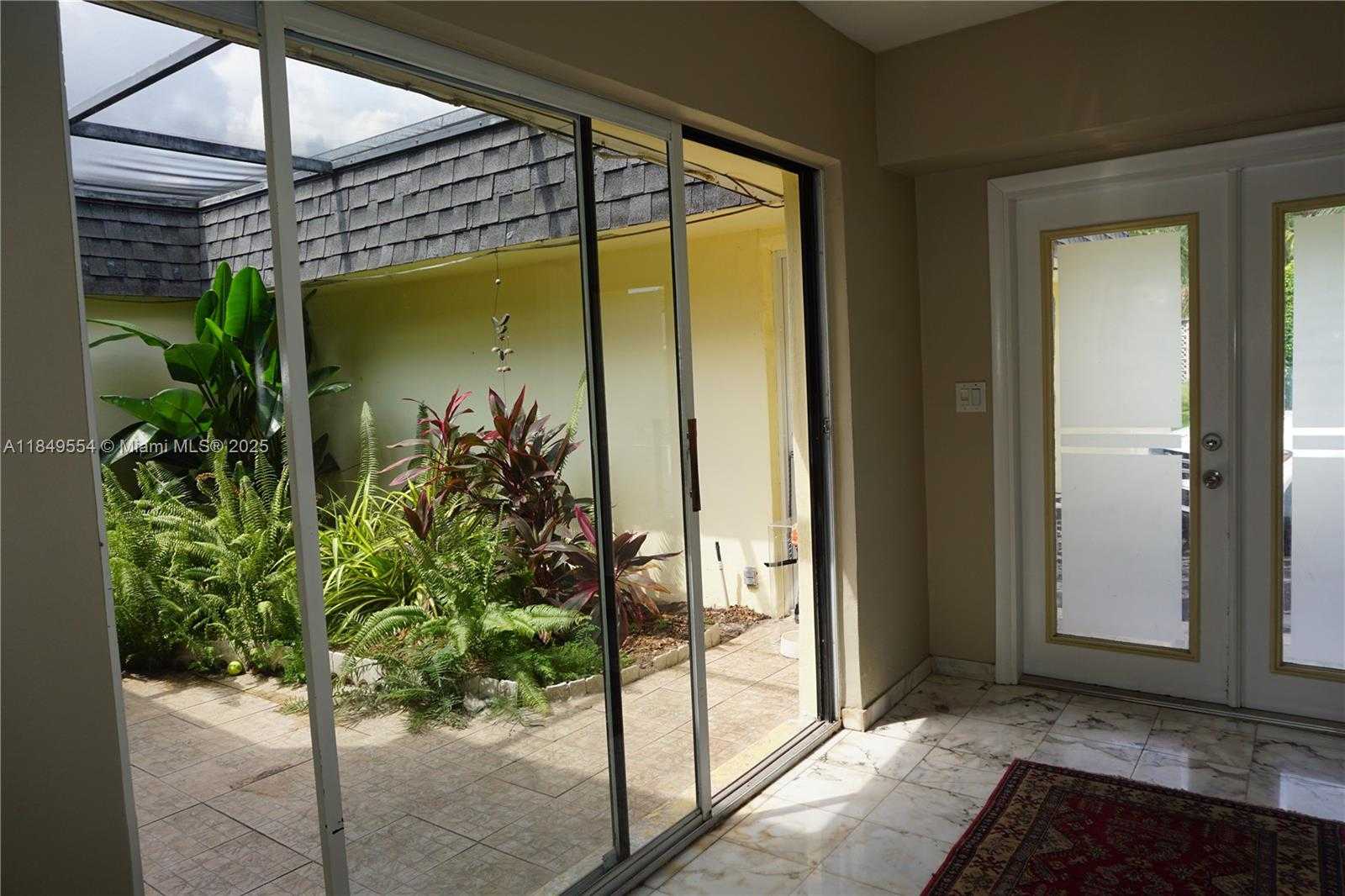 Small Image of 4511 KING PALM DR, Tamarac Number 6