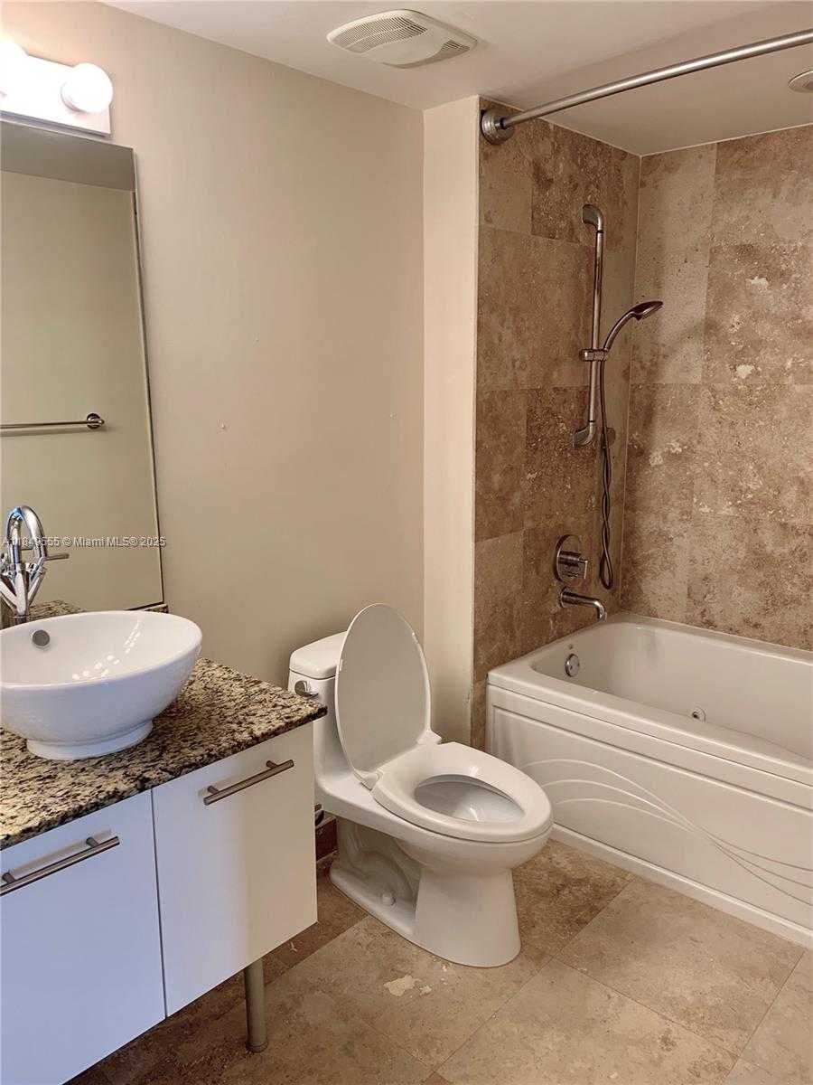 Small Image of 41 SOUTH EAST 5TH ST #1011, Miami Number 6
