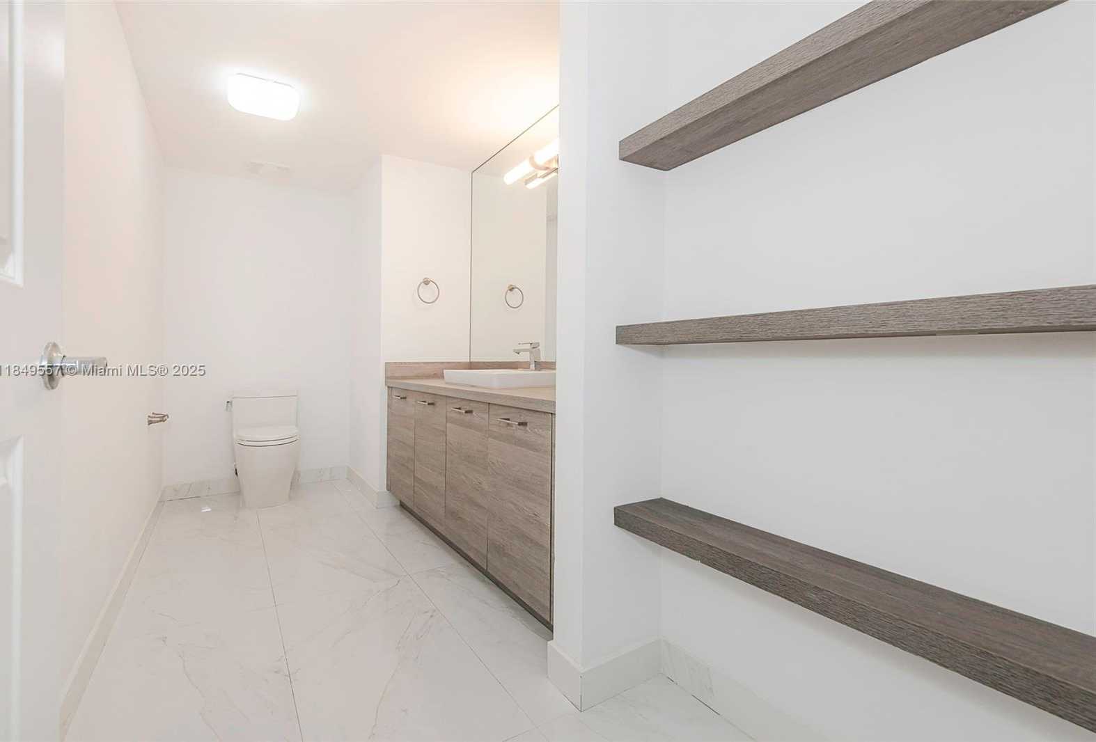 Small Image of 400 SUNNY ISLES BLVD #1819, Sunny Isles Beach Number 13