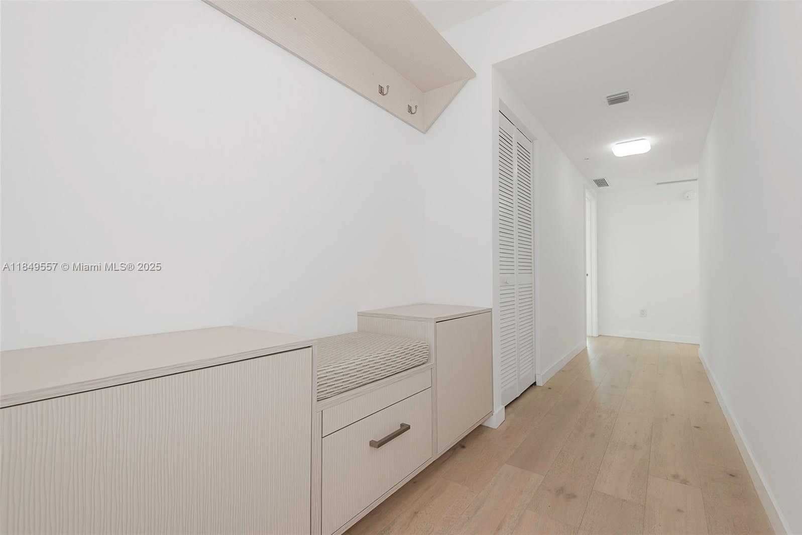 Small Image of 400 SUNNY ISLES BLVD #1819, Sunny Isles Beach Number 14
