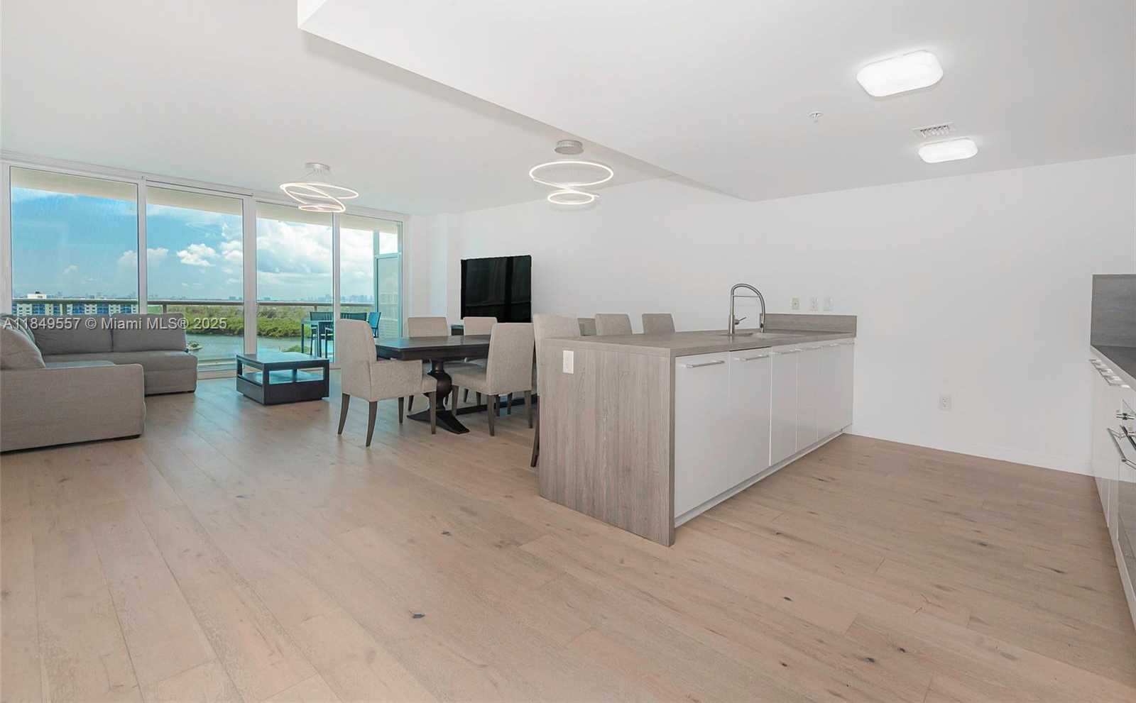 Small Image of 400 SUNNY ISLES BLVD #1819, Sunny Isles Beach Number 2