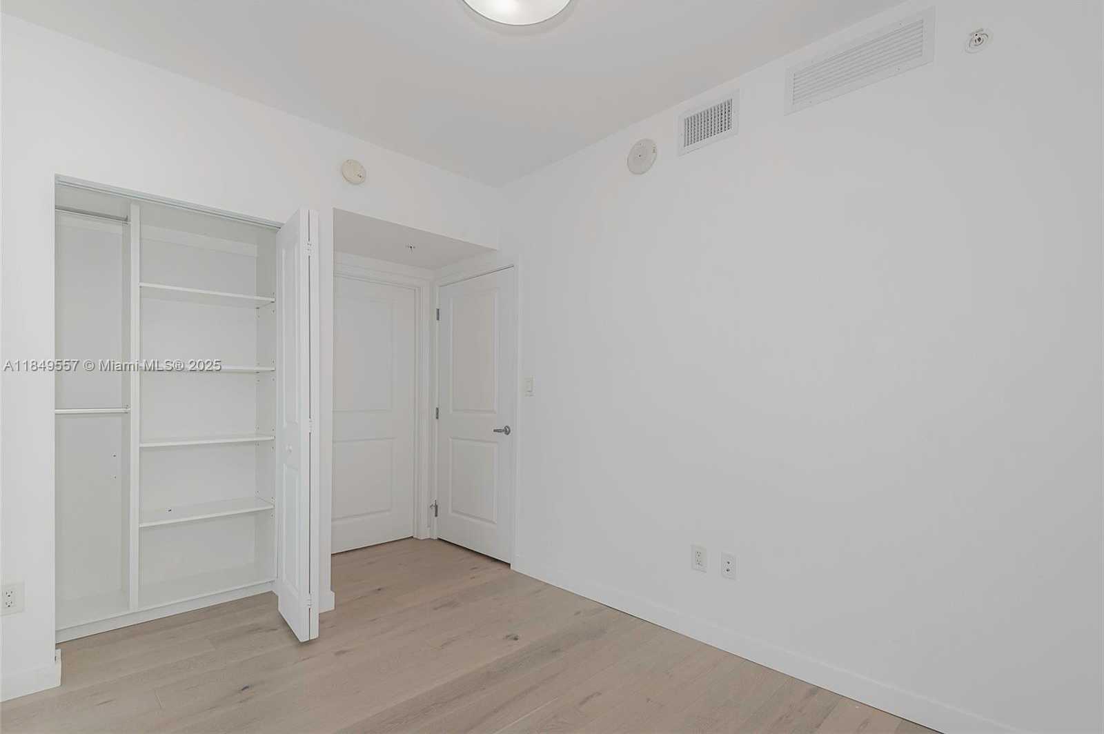 Small Image of 400 SUNNY ISLES BLVD #1819, Sunny Isles Beach Number 24
