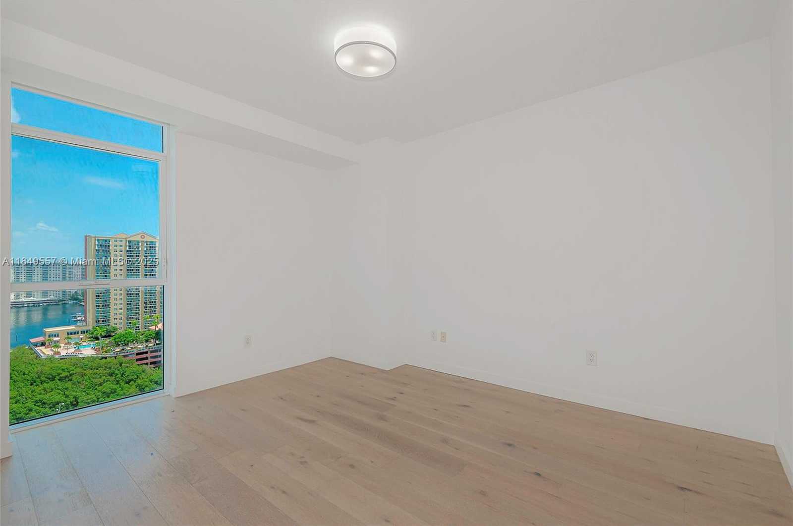 Small Image of 400 SUNNY ISLES BLVD #1819, Sunny Isles Beach Number 26