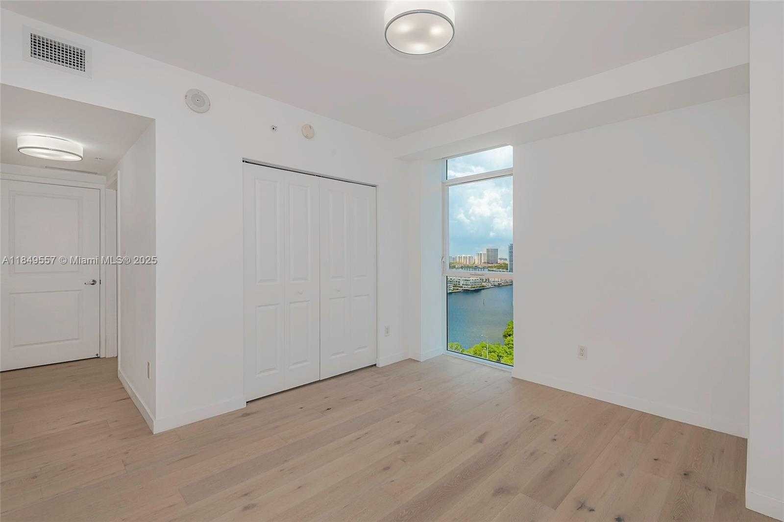 Small Image of 400 SUNNY ISLES BLVD #1819, Sunny Isles Beach Number 27