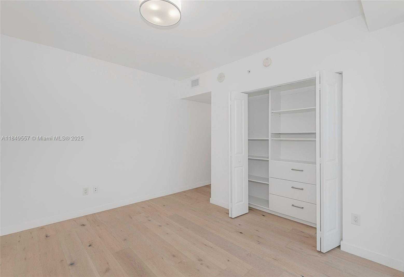 Small Image of 400 SUNNY ISLES BLVD #1819, Sunny Isles Beach Number 28
