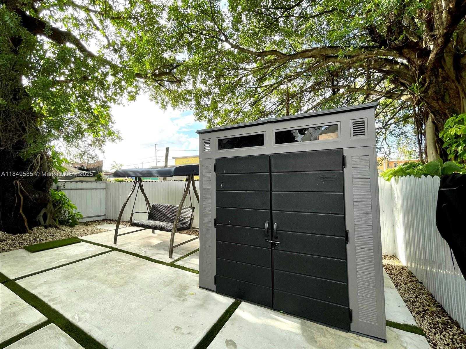Small Image of 2957 NORTH WEST 45TH ST #2957, Miami Number 11