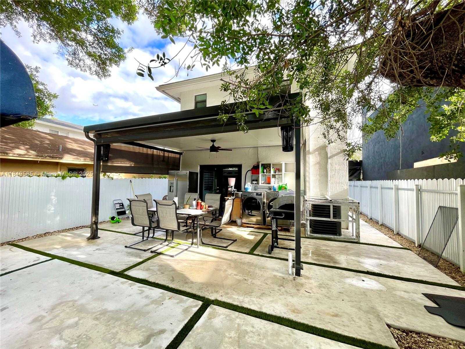 Small Image of 2957 NORTH WEST 45TH ST #2957, Miami Number 12
