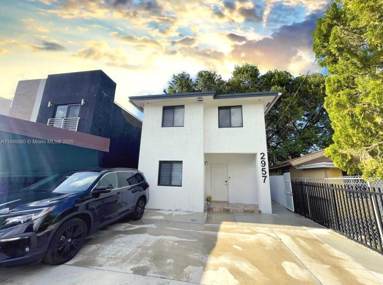Small Image of 2957 NORTH WEST 45TH ST #2957, Miami Number 14