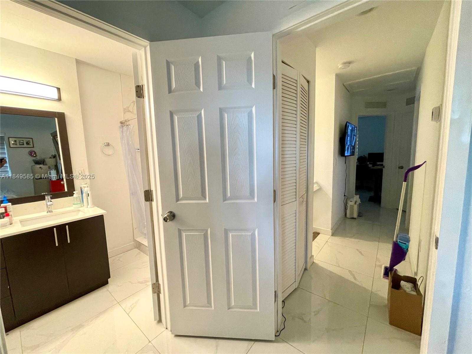 Small Image of 2957 NORTH WEST 45TH ST #2957, Miami Number 9