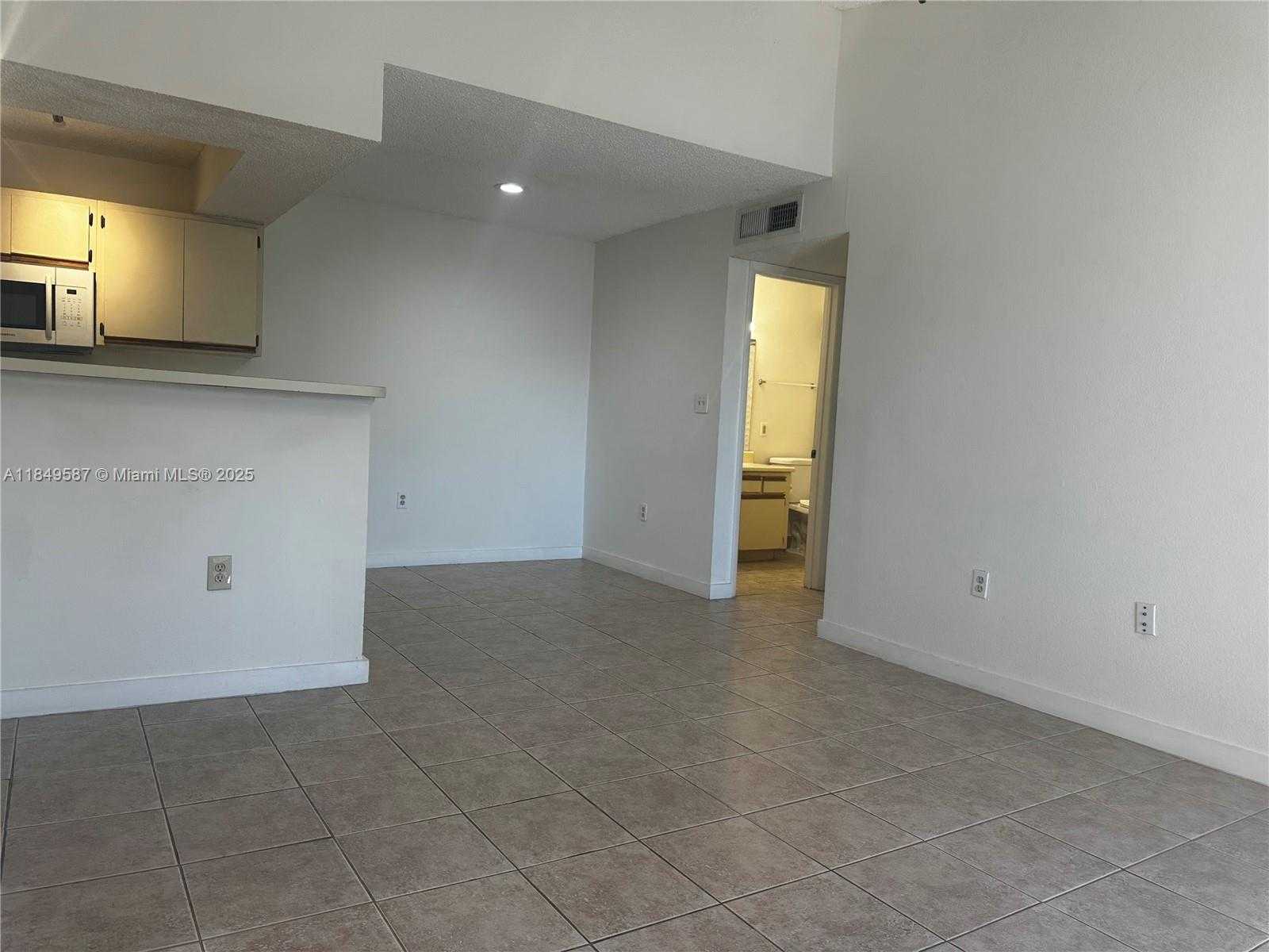 Small Image of 15551 SOUTH WEST 104TH TER #825, Miami Number 18