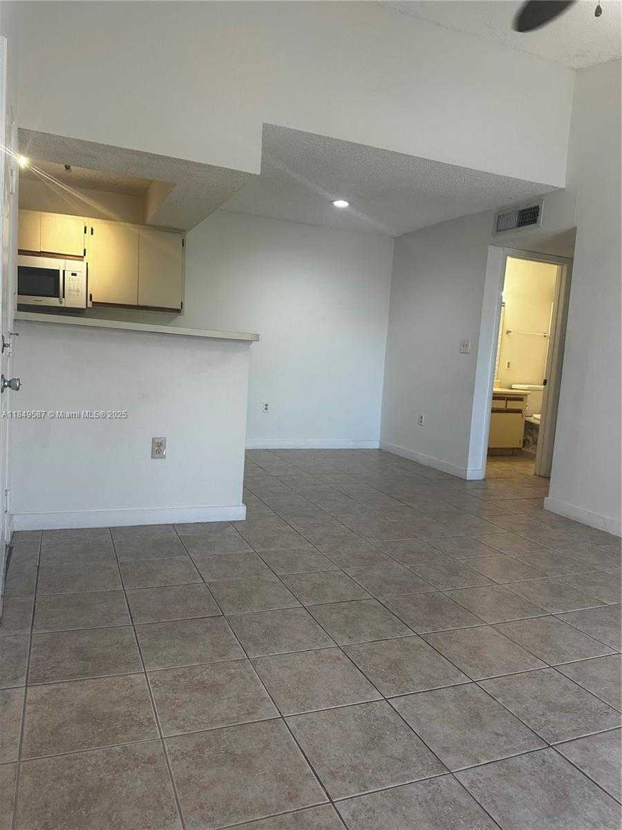 Small Image of 15551 SOUTH WEST 104TH TER #825, Miami Number 8