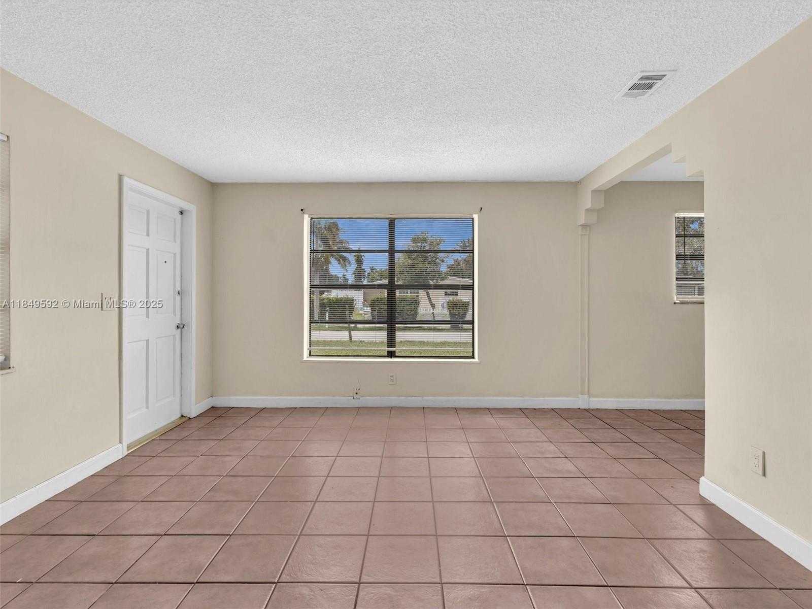 Small Image of 5611 SOUTH WEST 37TH ST #1, Davie Number 11