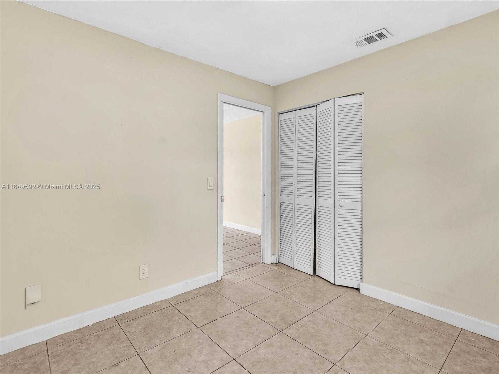 Small Image of 5611 SOUTH WEST 37TH ST #1, Davie Number 15