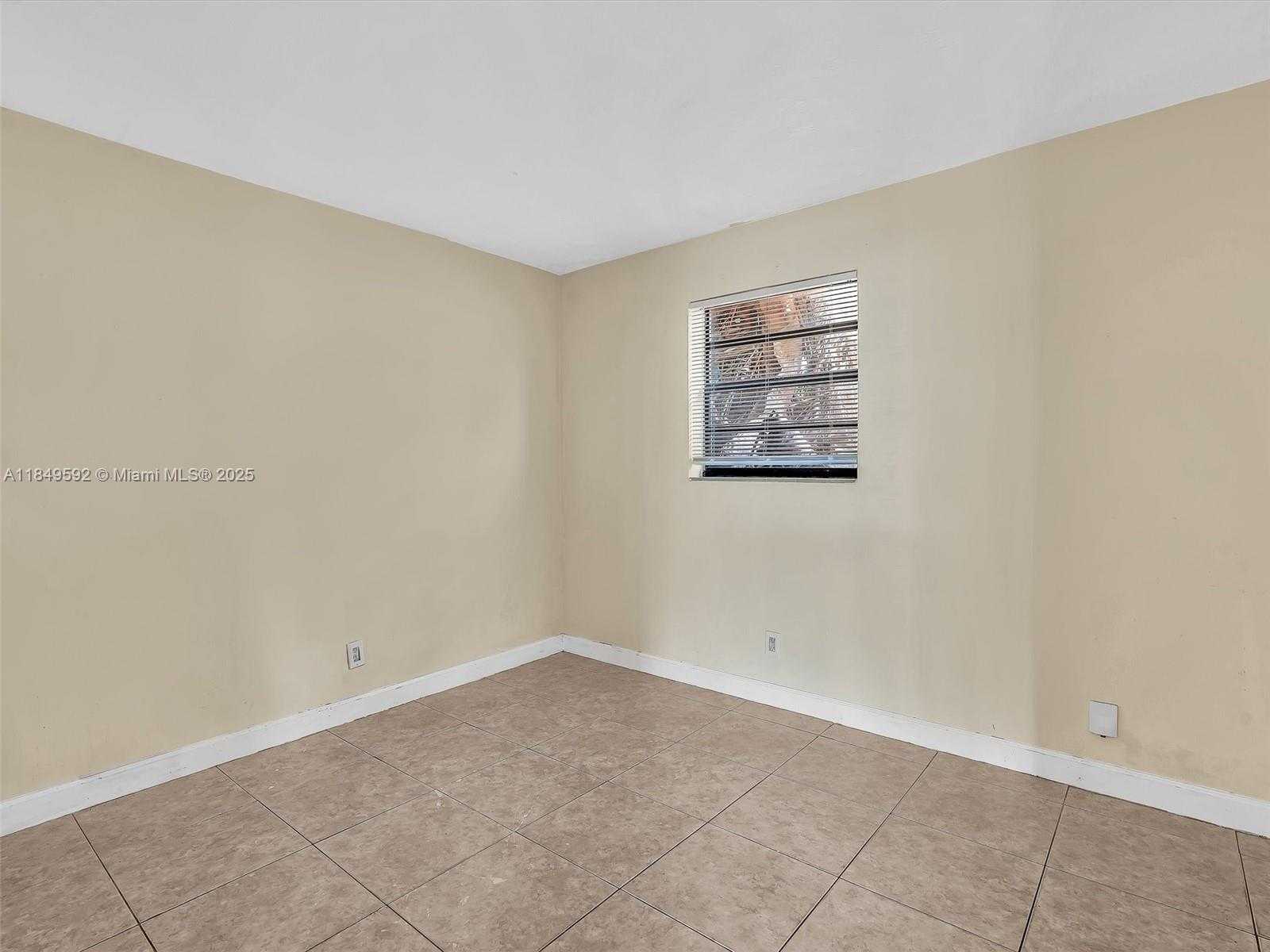 Small Image of 5611 SOUTH WEST 37TH ST #1, Davie Number 17