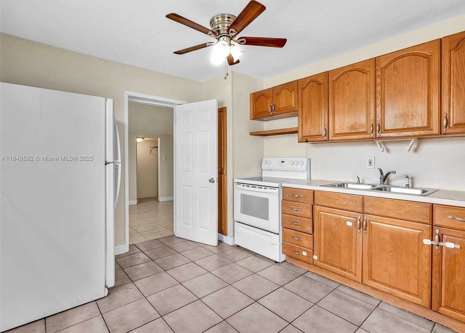 Small Image of 5611 SOUTH WEST 37TH ST #1, Davie Number 23