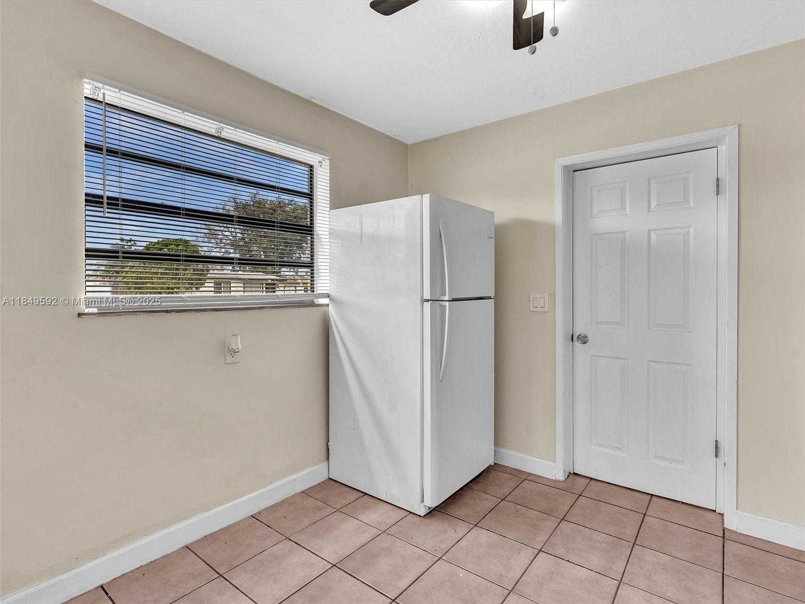 Small Image of 5611 SOUTH WEST 37TH ST #1, Davie Number 26