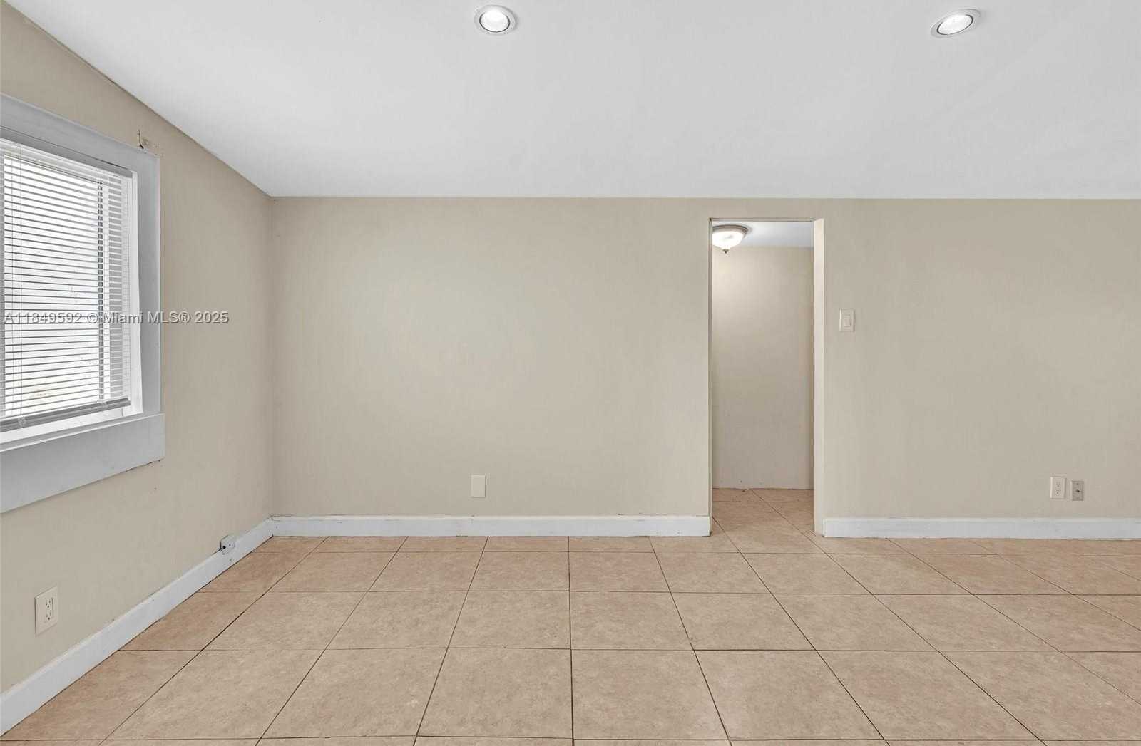 Small Image of 5611 SOUTH WEST 37TH ST #1, Davie Number 27