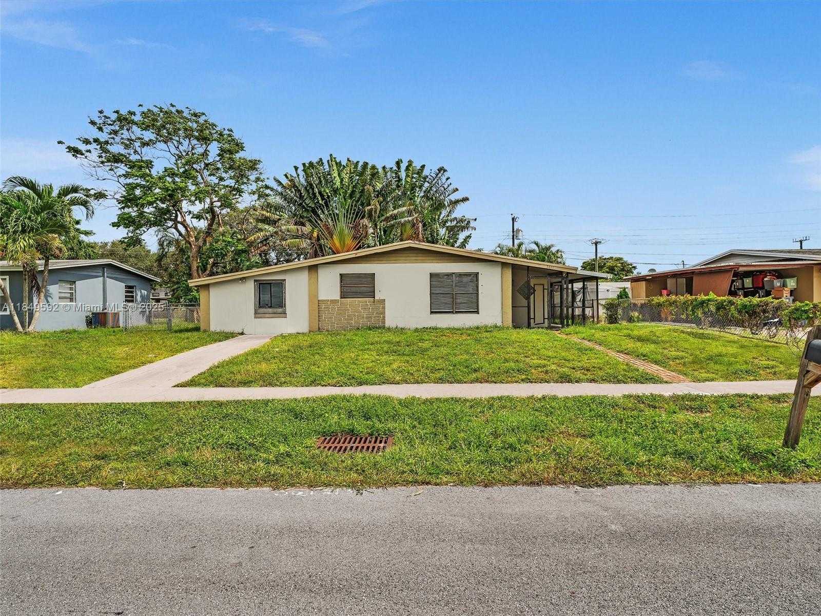 Small Image of 5611 SOUTH WEST 37TH ST #1, Davie Number 42
