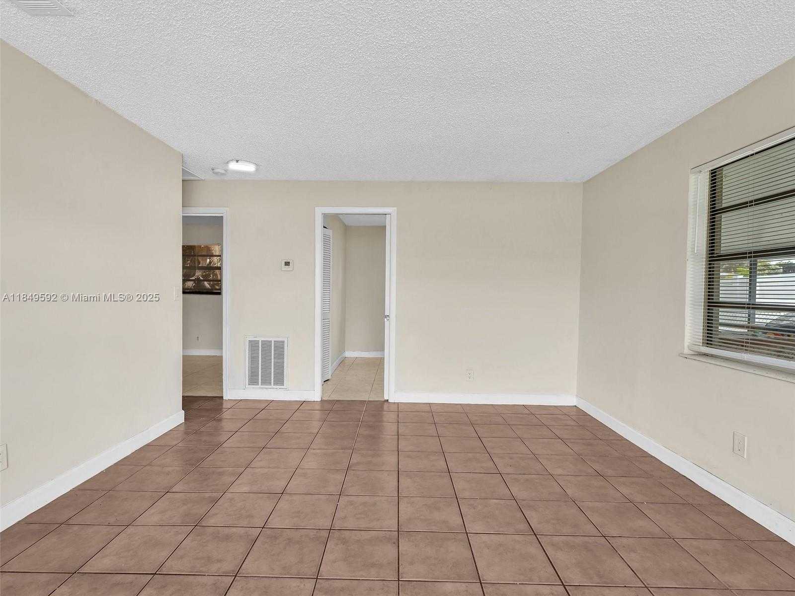 Small Image of 5611 SOUTH WEST 37TH ST #1, Davie Number 6